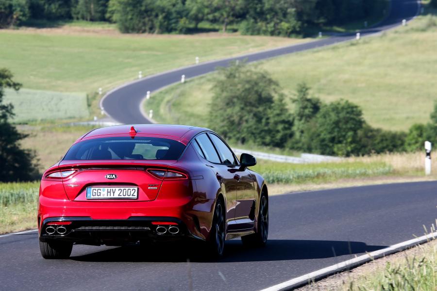  Kia Stinger GT AWD (CK) 2017 года  (WW) (фото 26 из 40)